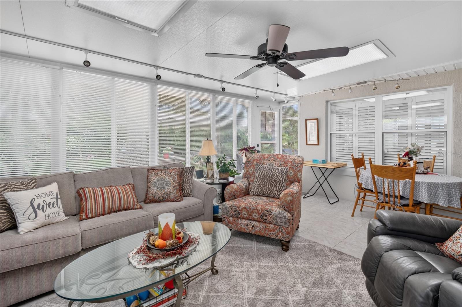 OAK RUN TIMBERGATE - Residential