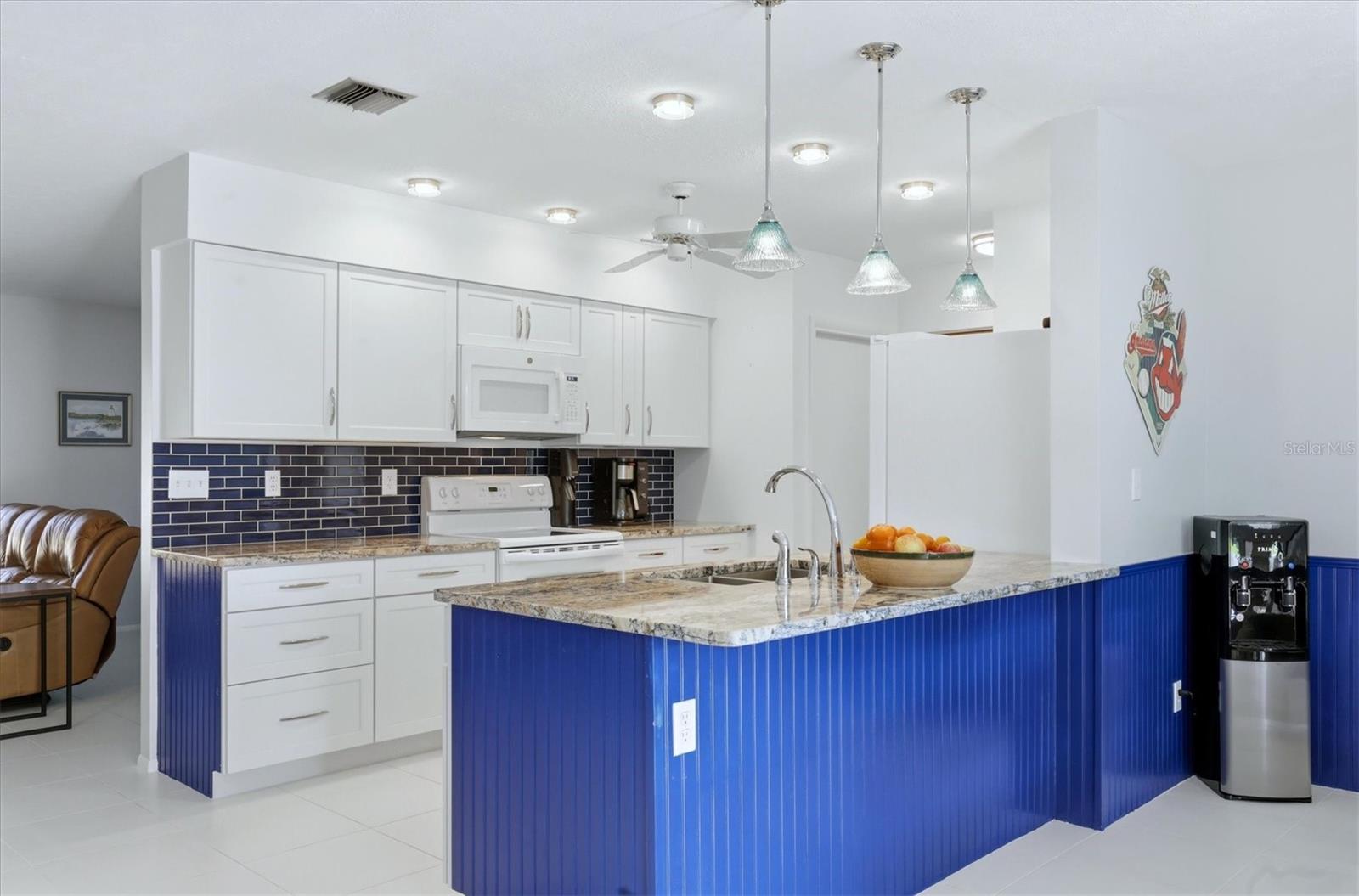 SOUTH VENICE - Residential