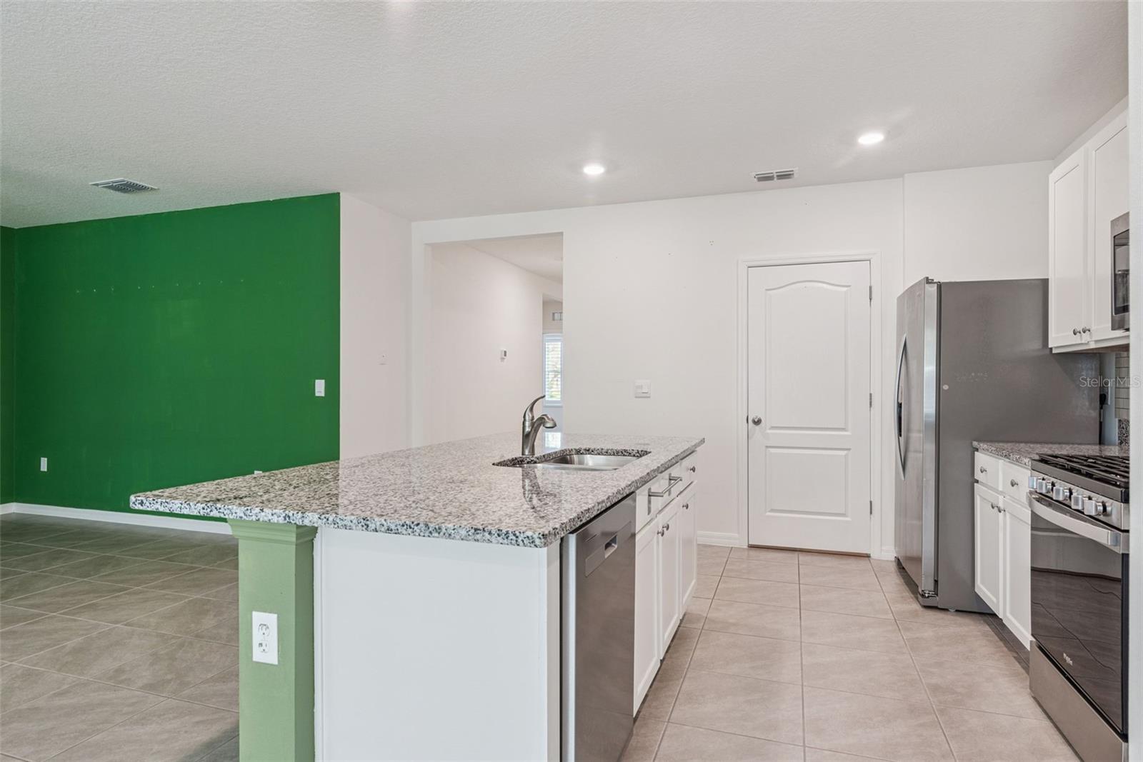 RIVIERA BELLA UN 9B - Residential