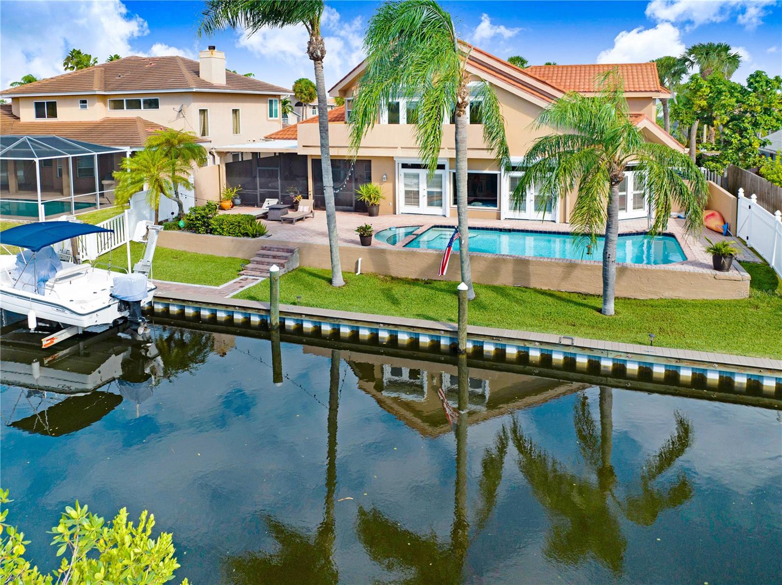 VILLA DE PALMAS SYKES COVE SEC 02 - Residential