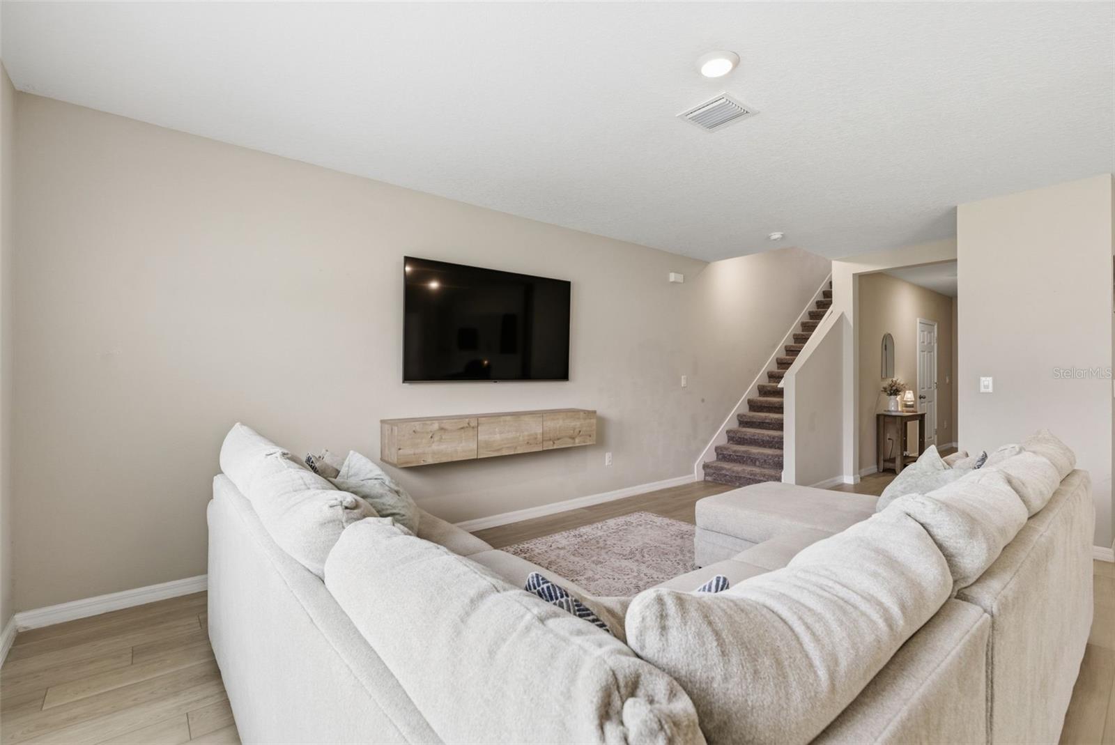 HAWKSTONE - Residential
