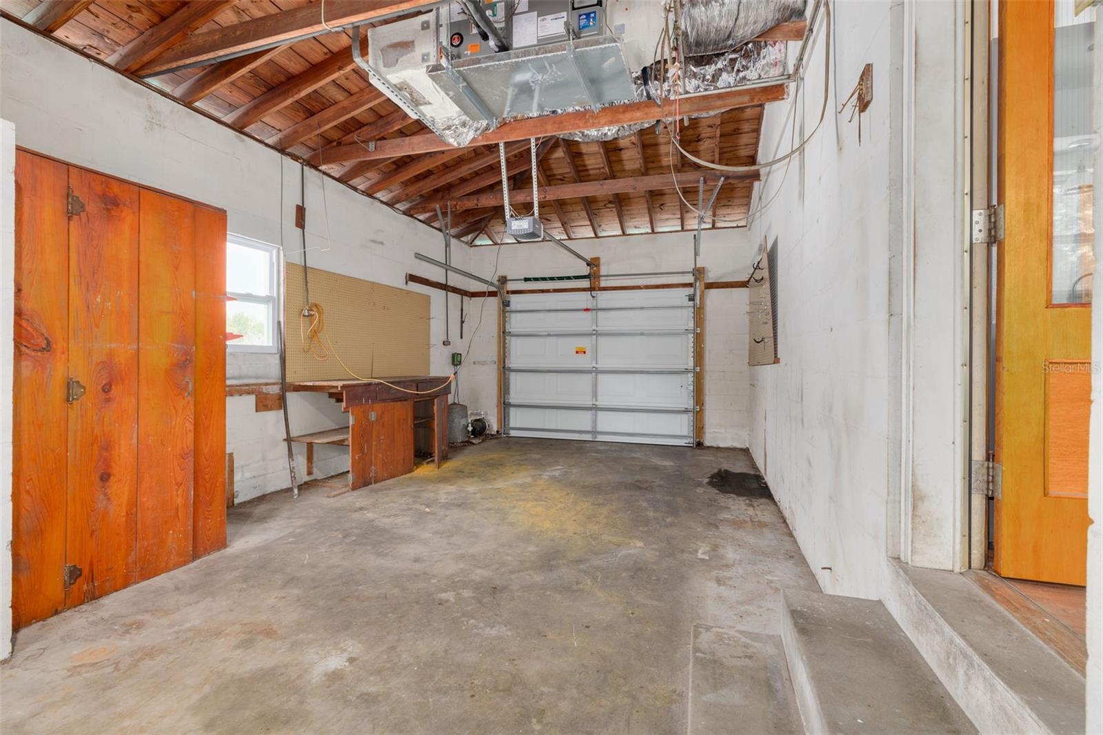 BAYOU HEIGHTS HANLONS - Residential