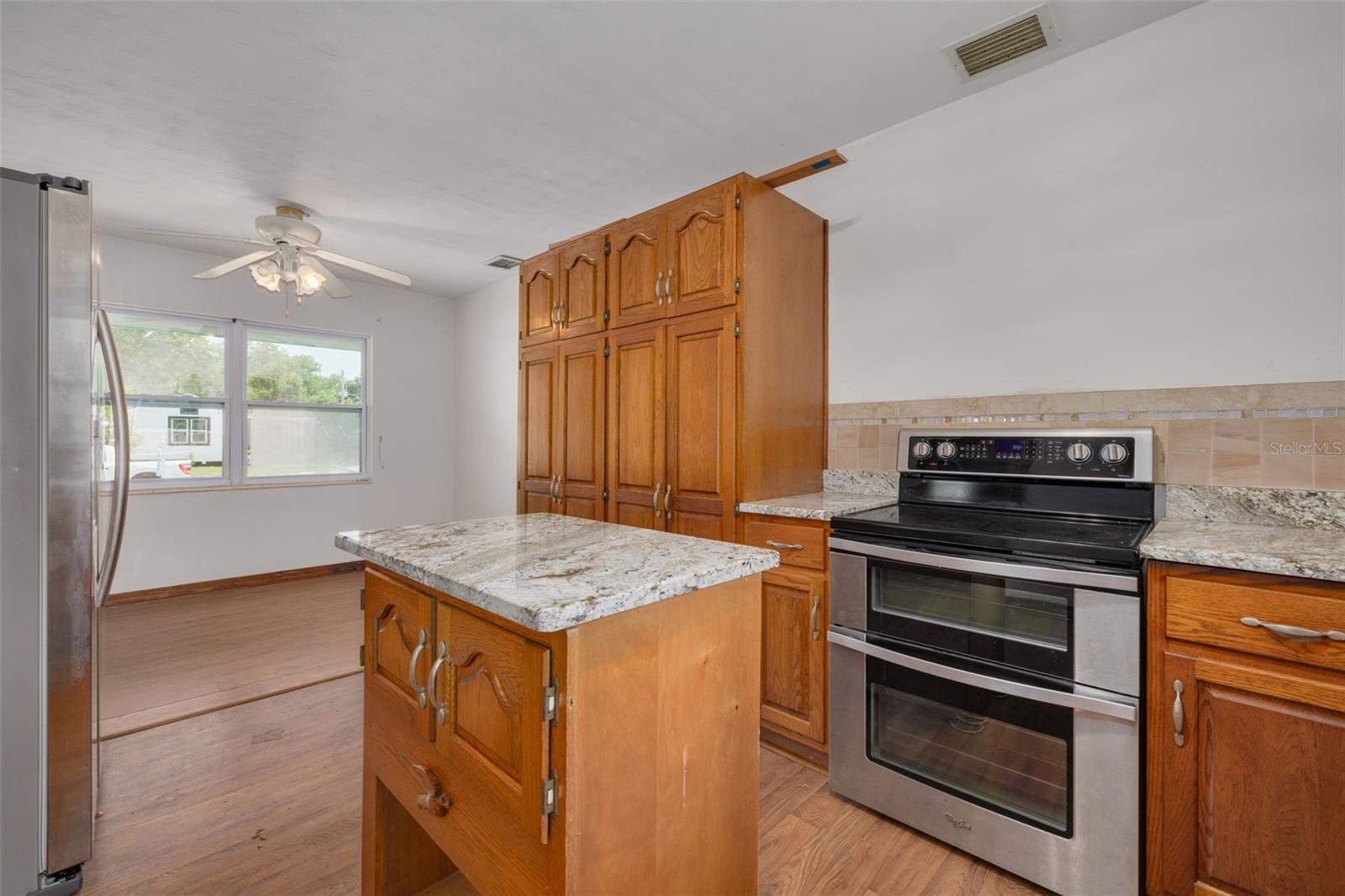BAYOU HEIGHTS HANLONS - Residential