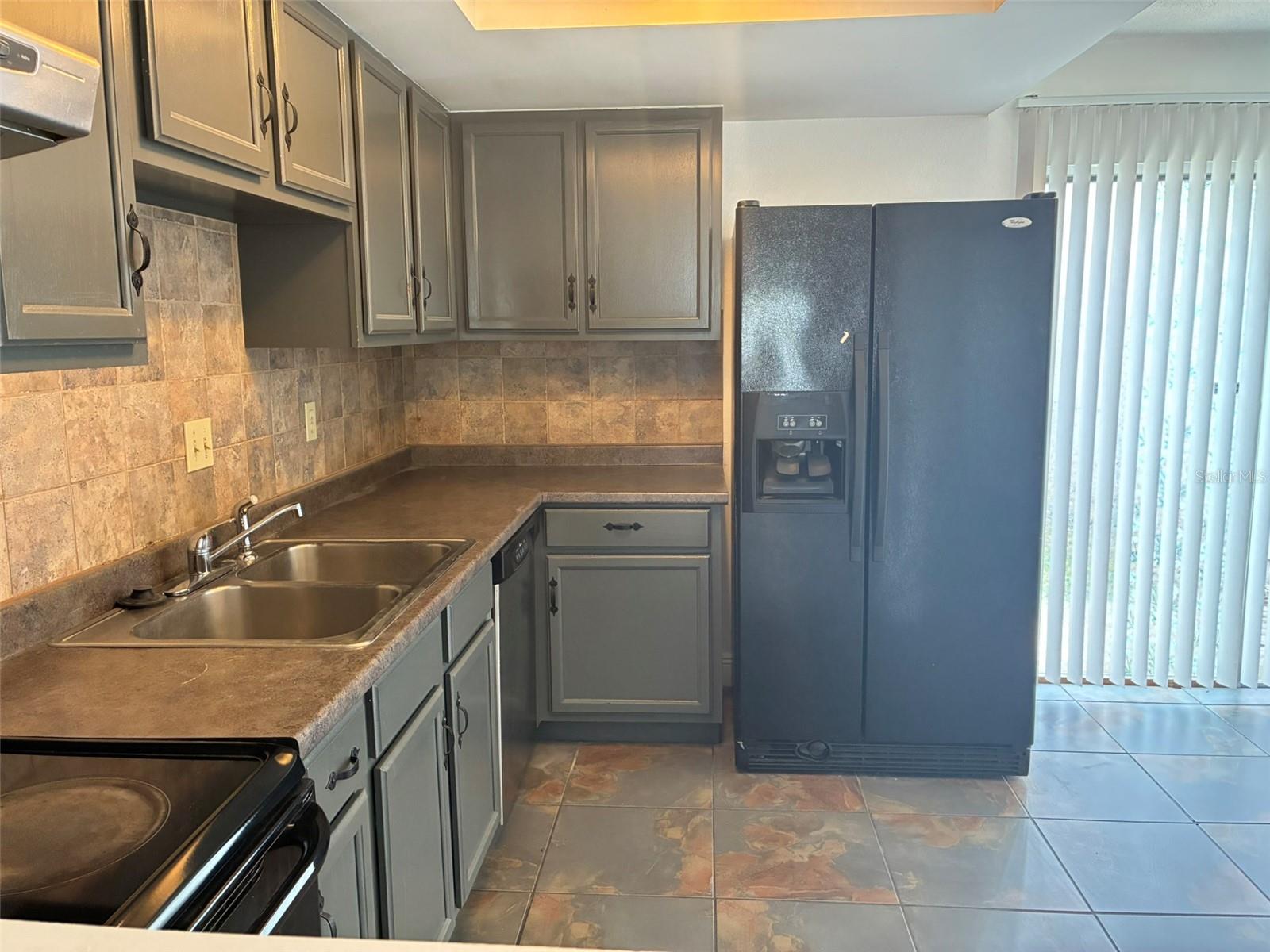 METRO/MICHIGAN PARK CONDO - Residential