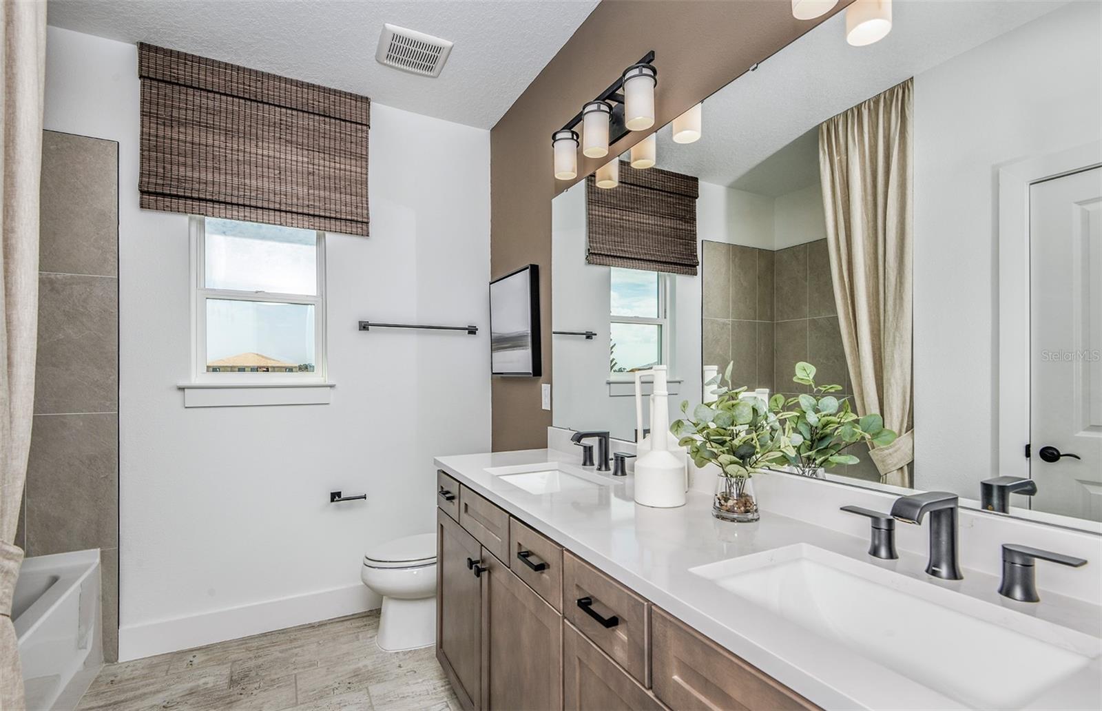 VIDAS WAY LEGACY PHASE 1B - Residential