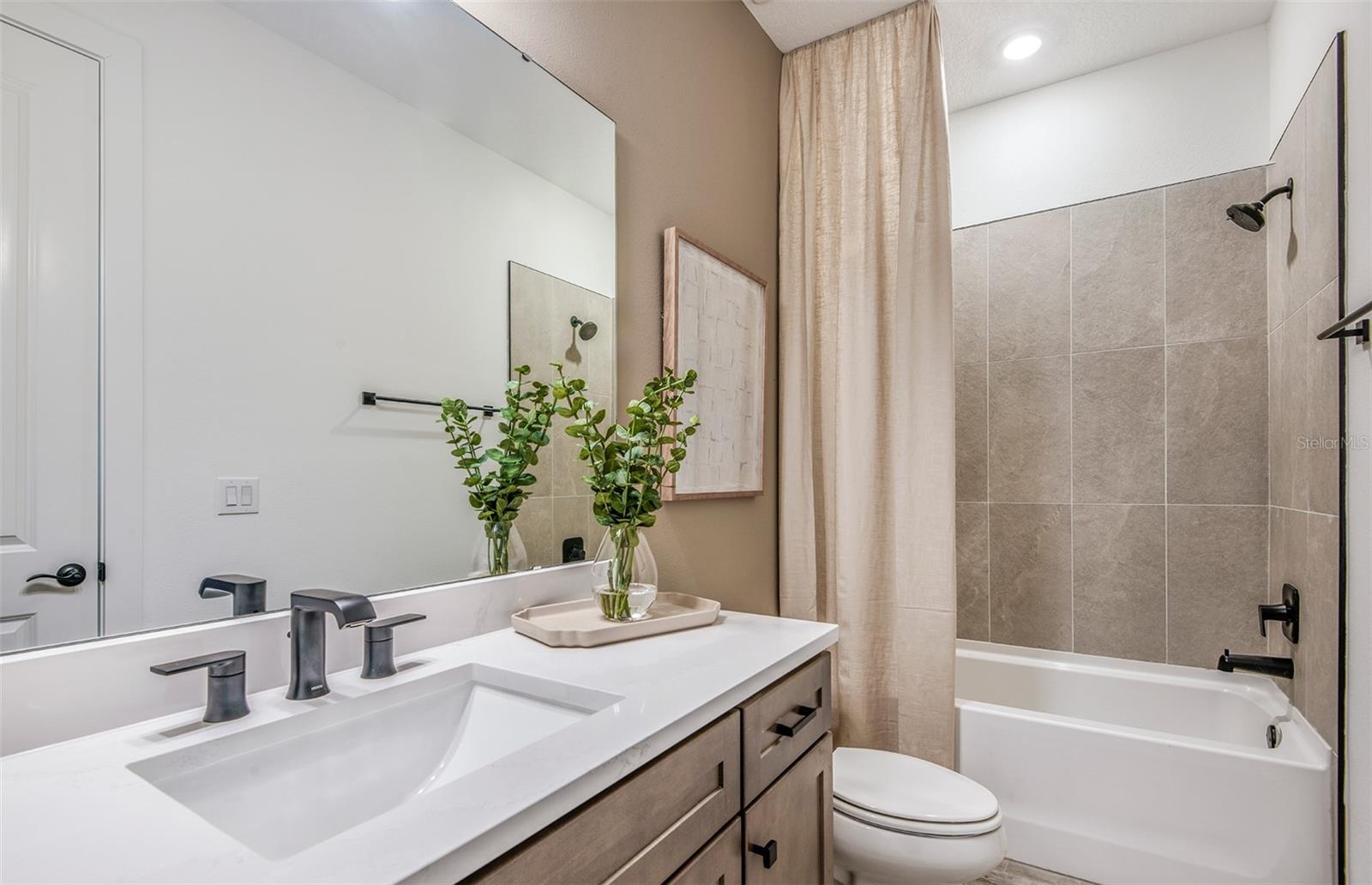 VIDAS WAY LEGACY PHASE 1B - Residential