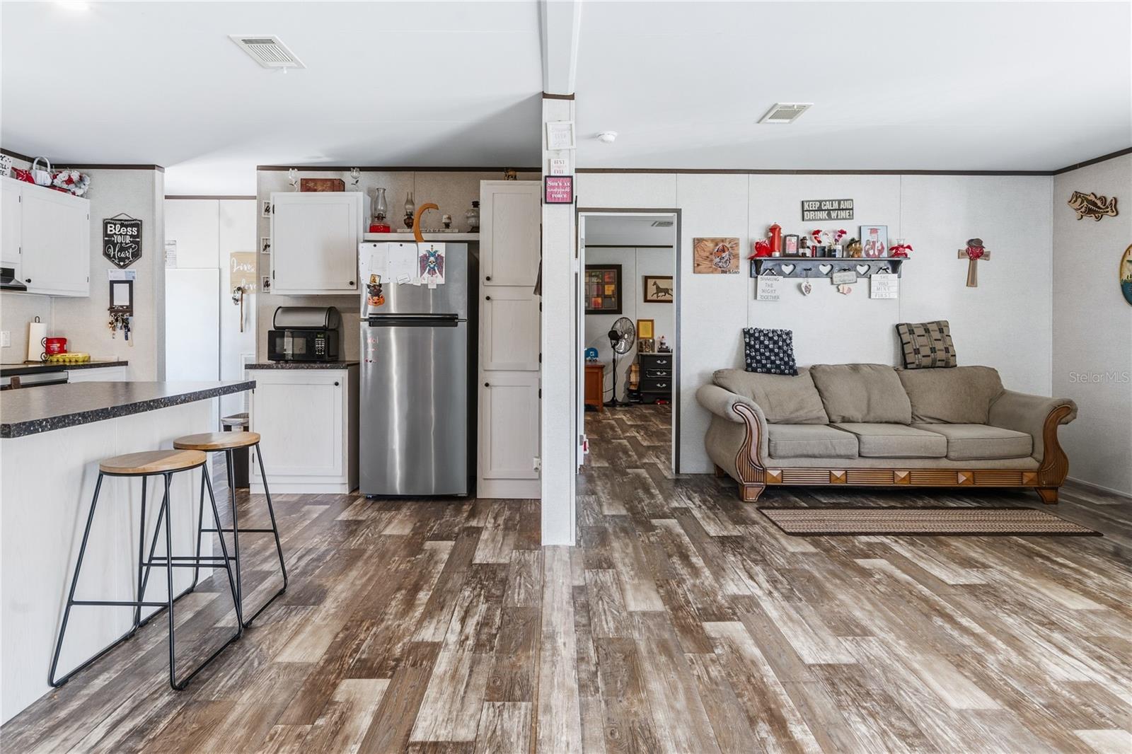 HOLIDAY LAKE ESTATE - Residential