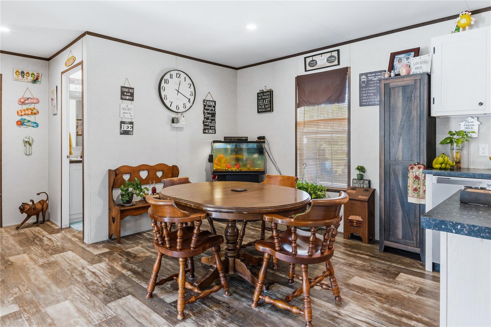 HOLIDAY LAKE ESTATE - Residential