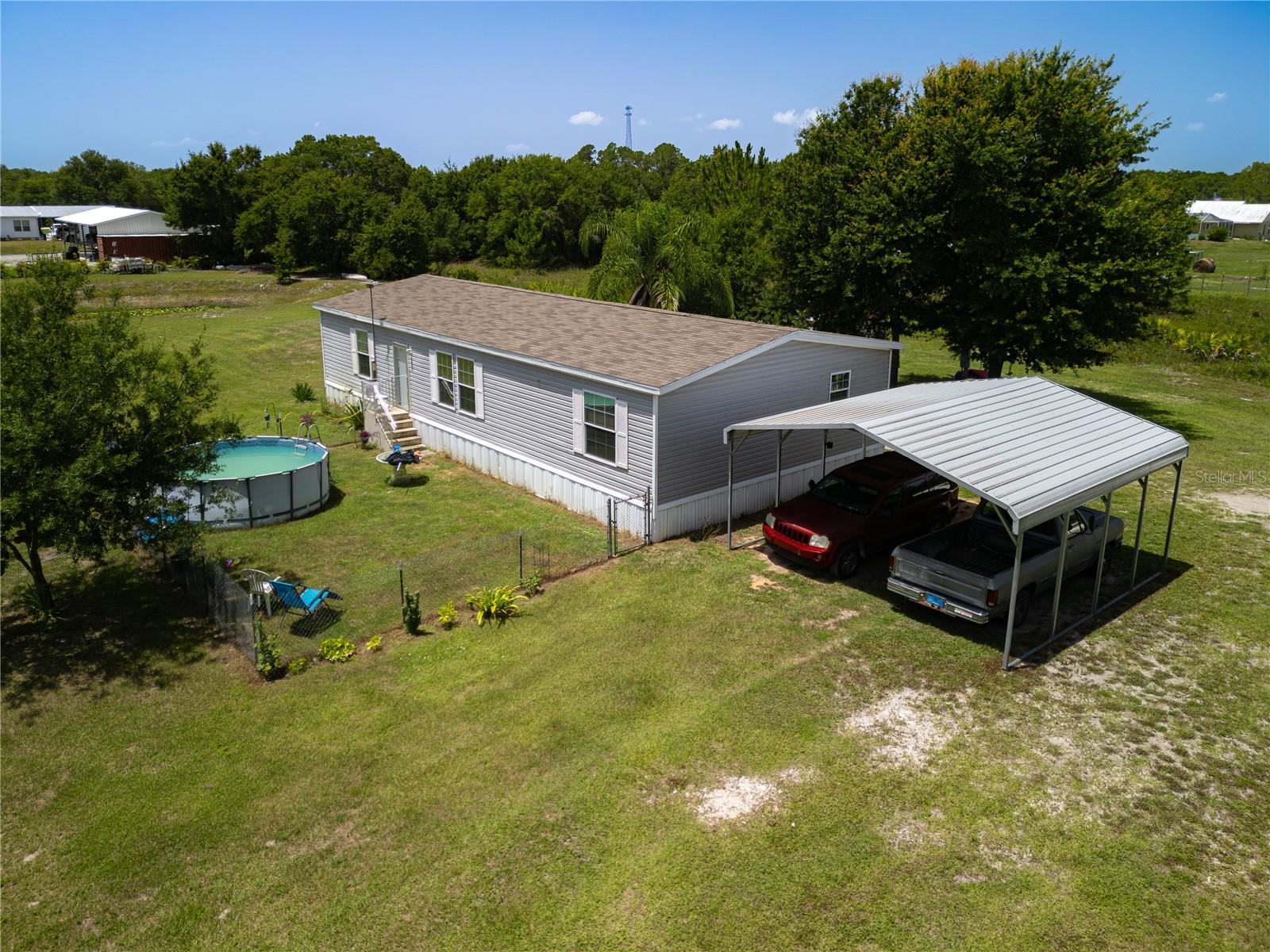 HOLIDAY LAKE ESTATE - Residential