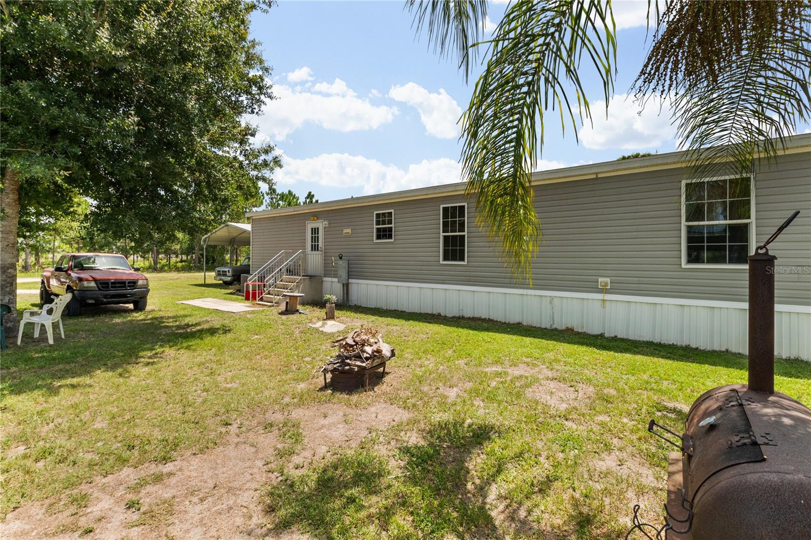 HOLIDAY LAKE ESTATE - Residential