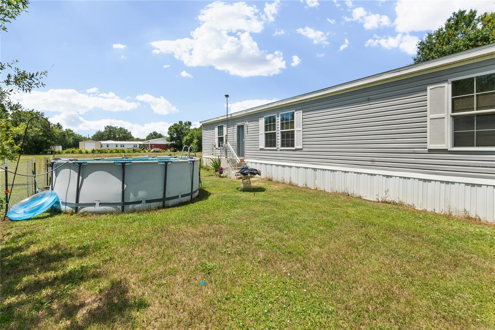 HOLIDAY LAKE ESTATE - Residential