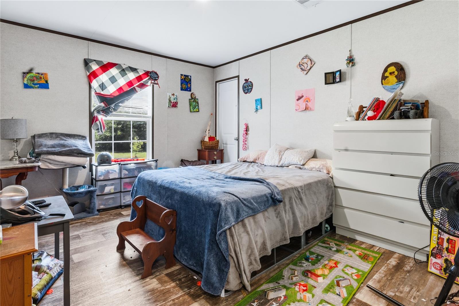 HOLIDAY LAKE ESTATE - Residential