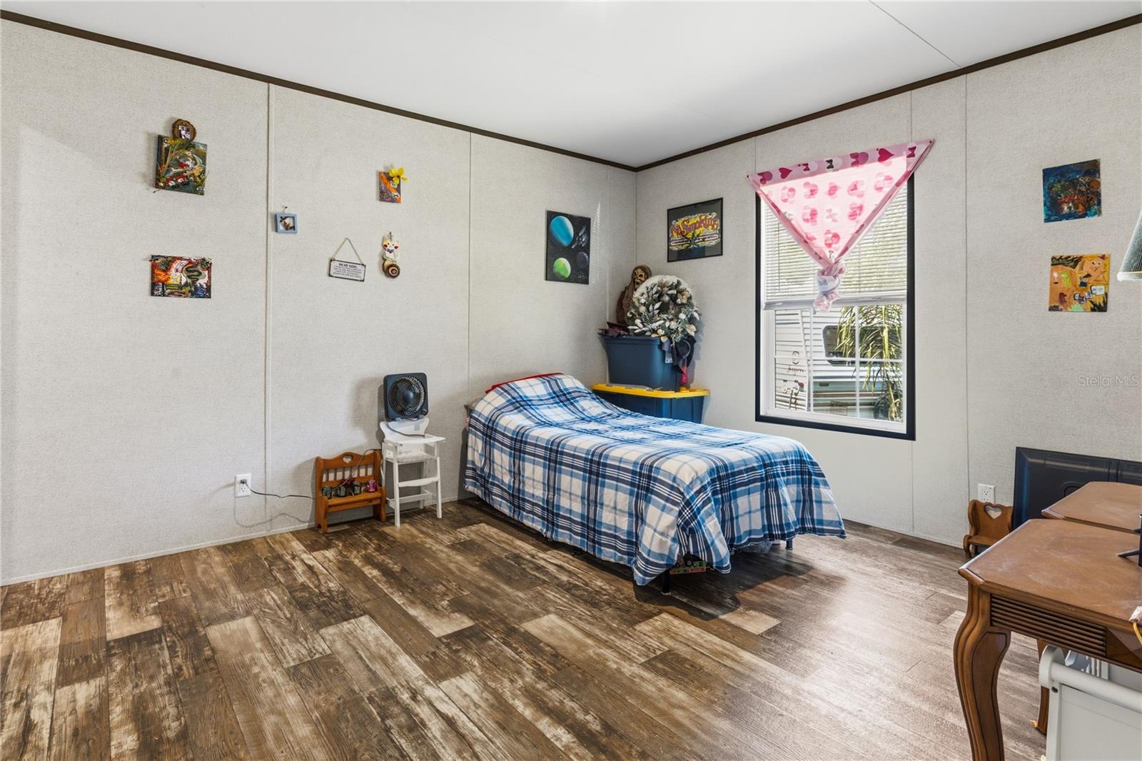HOLIDAY LAKE ESTATE - Residential