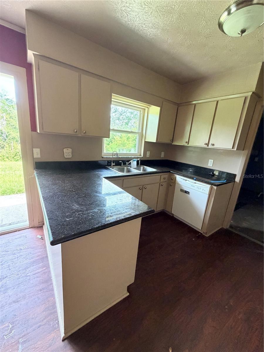 MEADOWBROOK - Residential