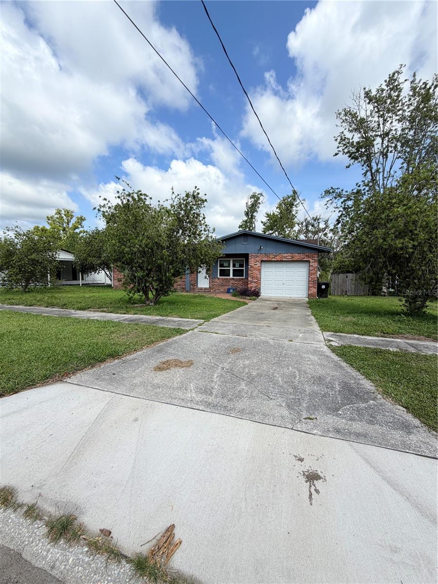 MEADOWBROOK - Residential