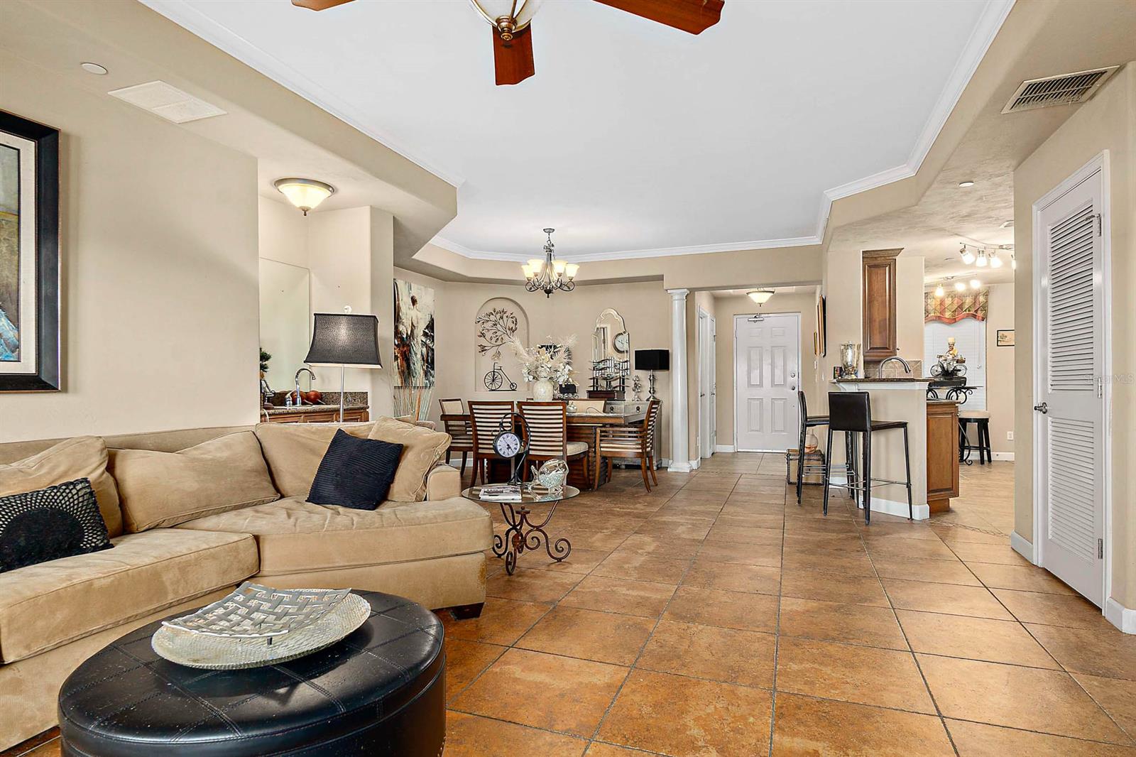 Tuscany Square 01 Condo - Residential