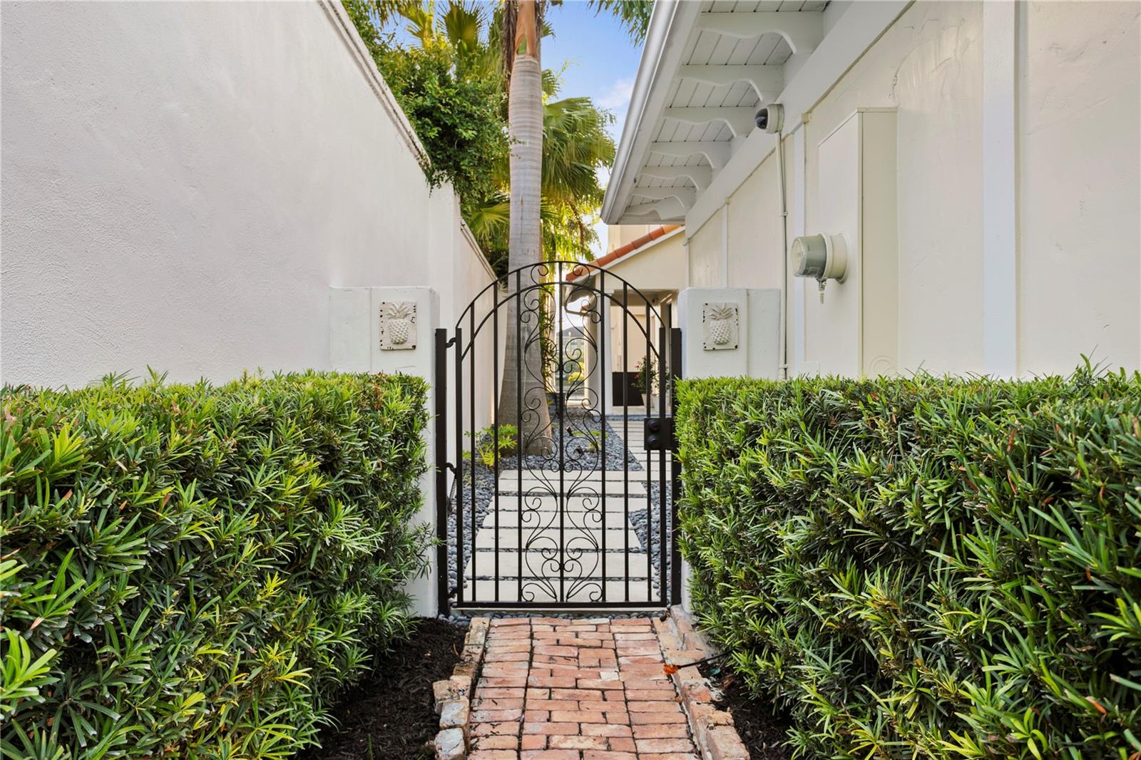 ST TROPEZ AT HARBOR ISLAND PHA - Residential