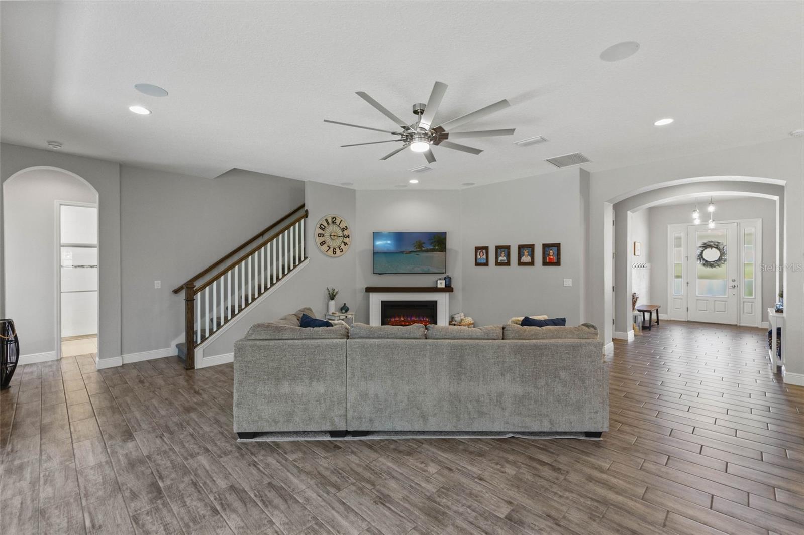 FISHHAWK RANCH WEST - Residential