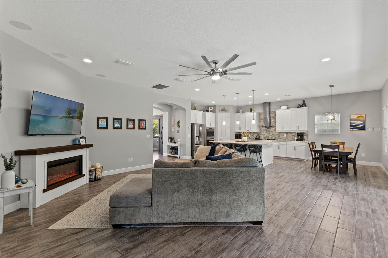 FISHHAWK RANCH WEST - Residential