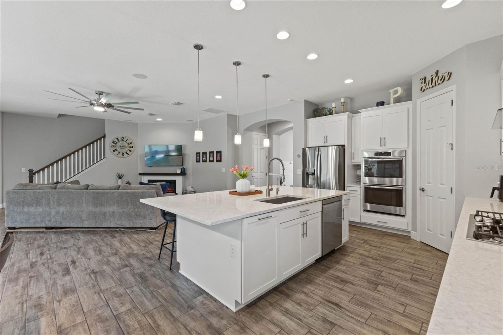 FISHHAWK RANCH WEST - Residential