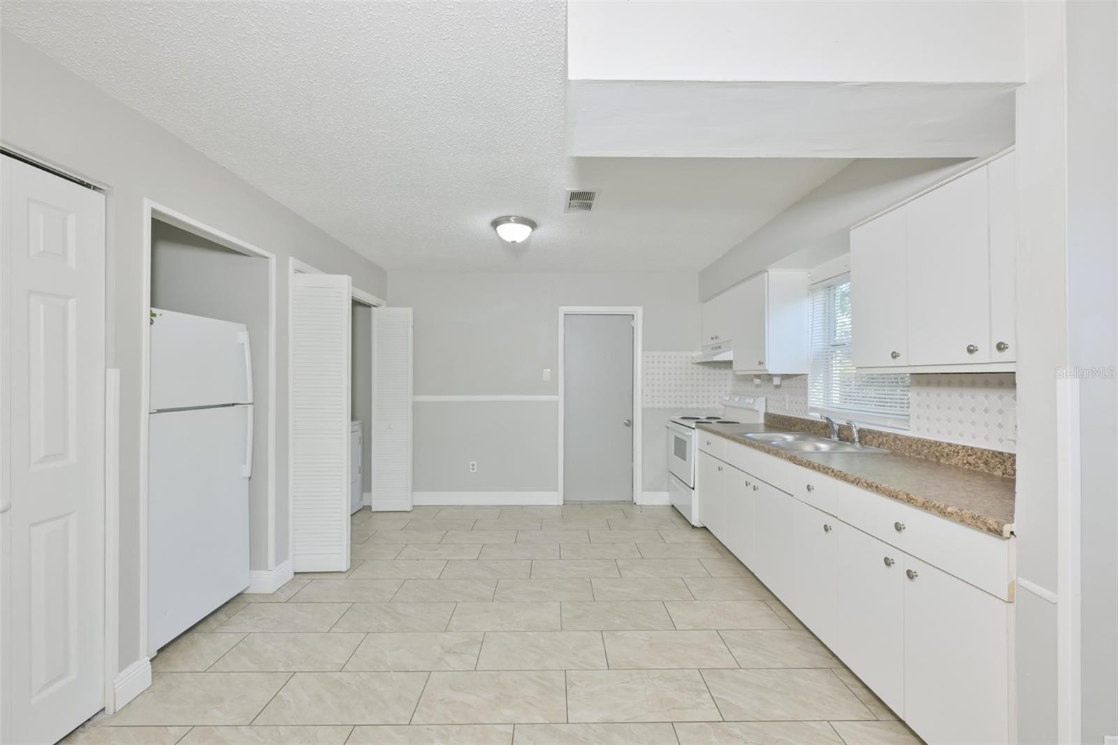HIGH POINT - Residential Lease