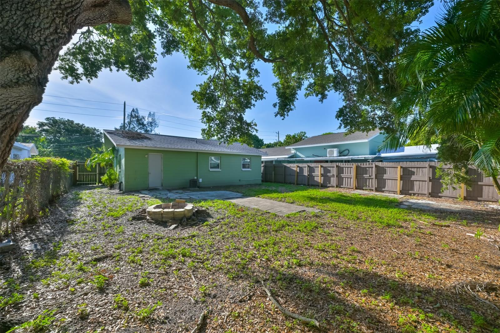 HIGH POINT - Residential Lease