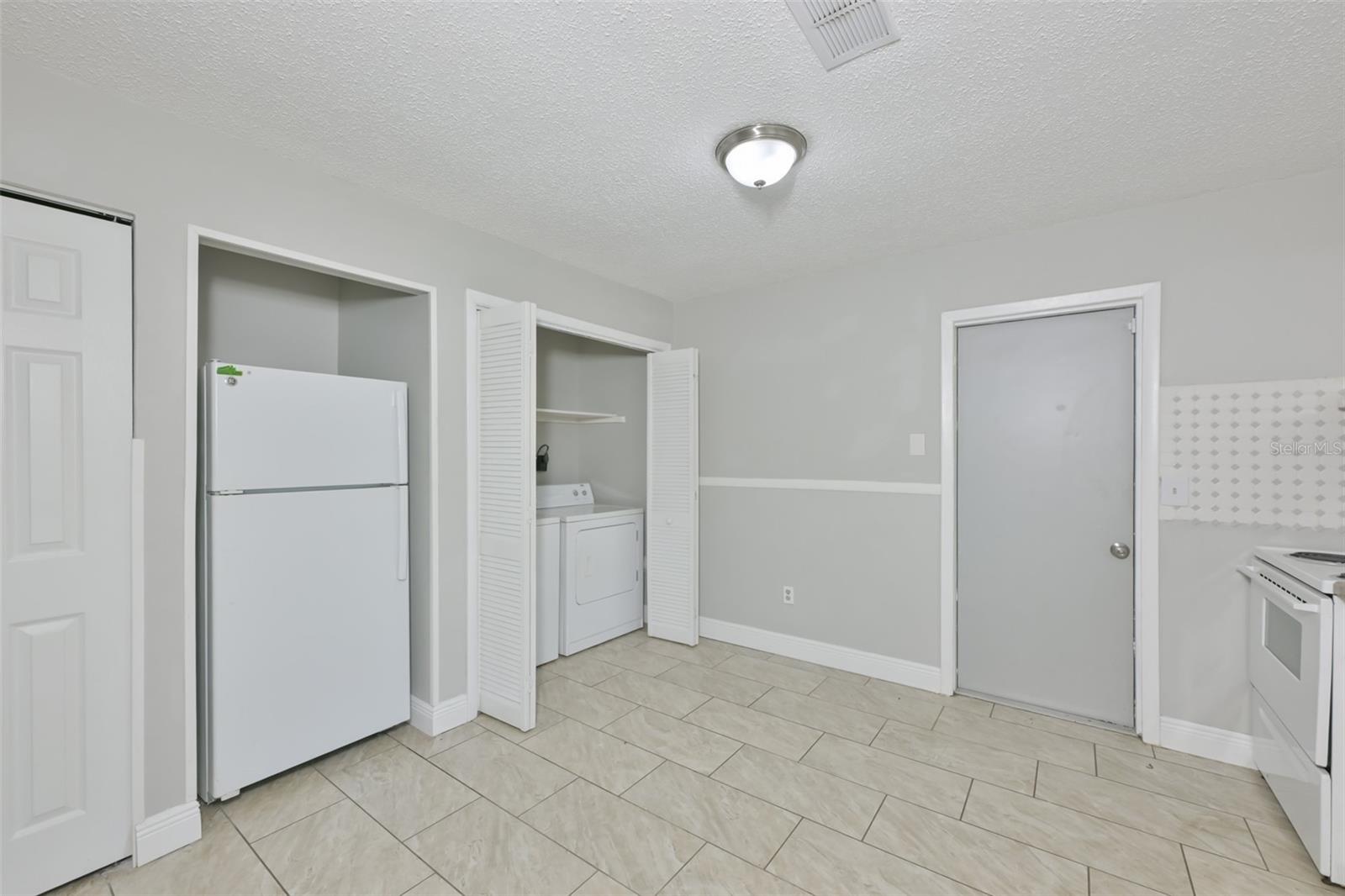 HIGH POINT - Residential Lease