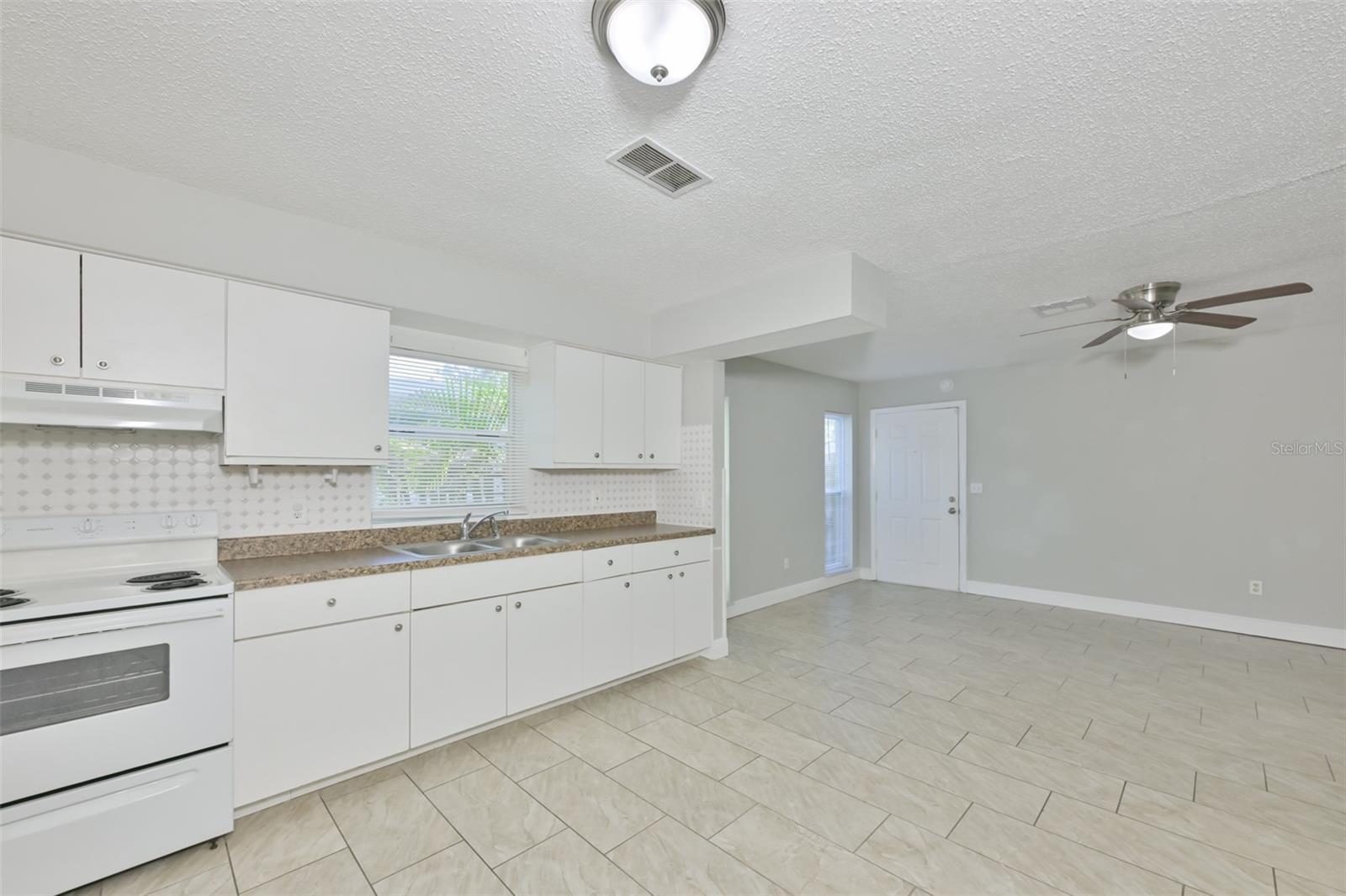 HIGH POINT - Residential Lease