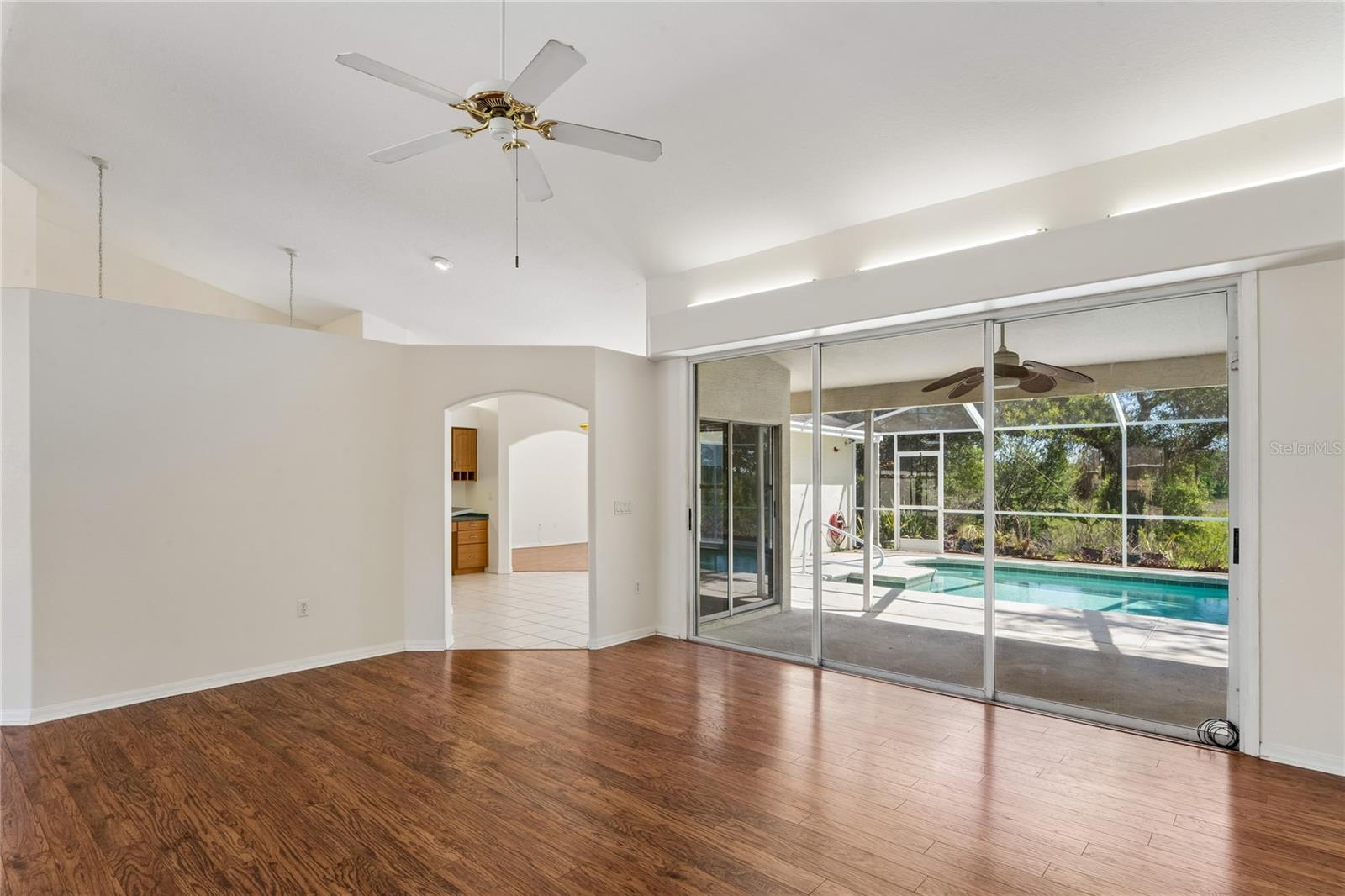 SPRING HILL - Residential