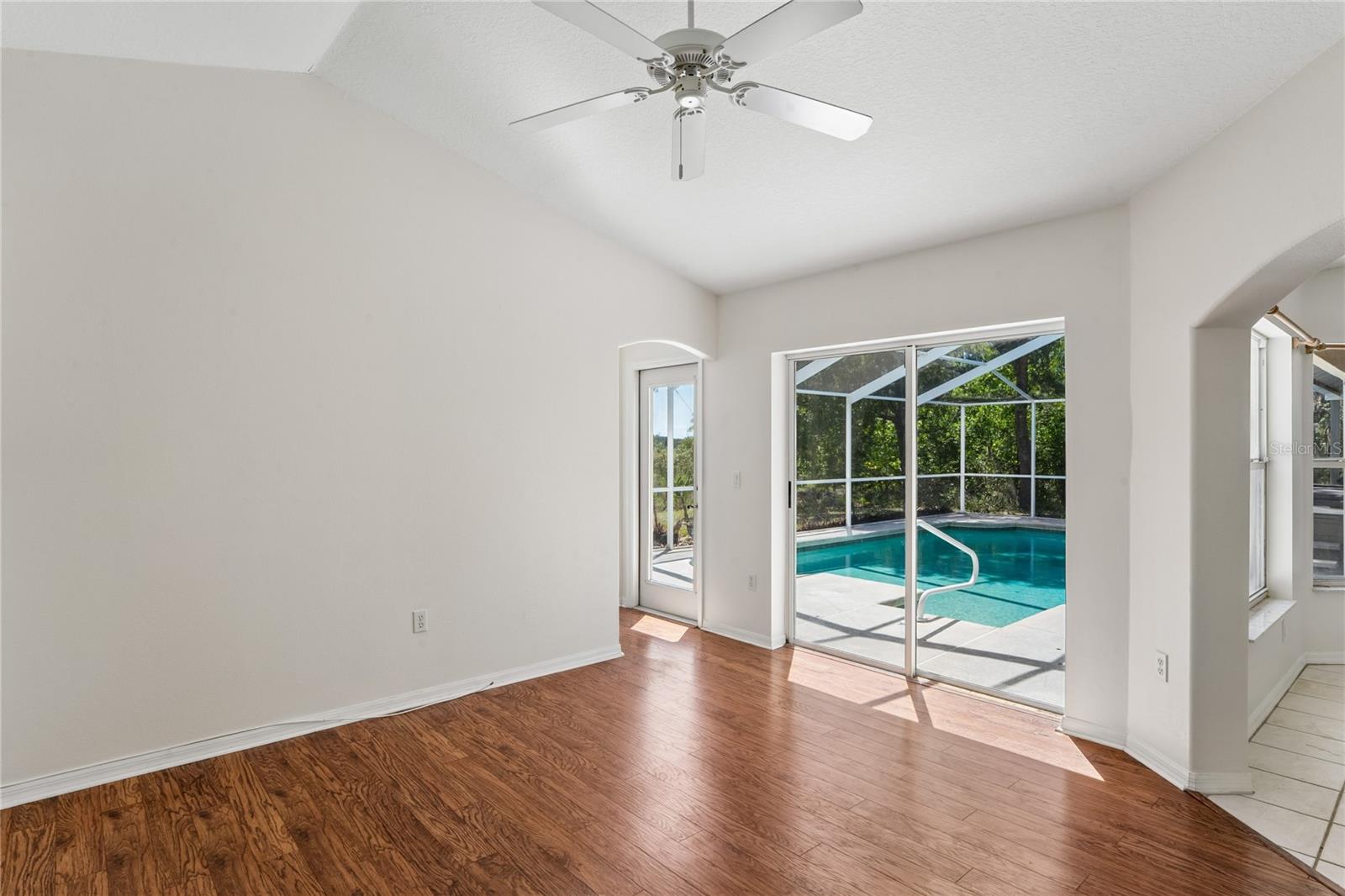 SPRING HILL - Residential