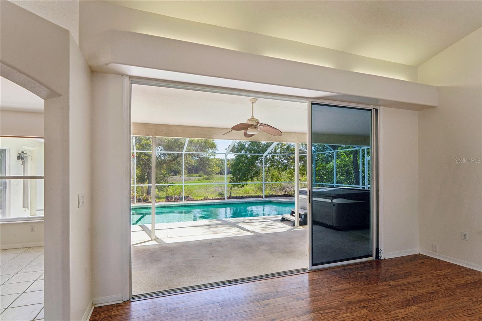 SPRING HILL - Residential