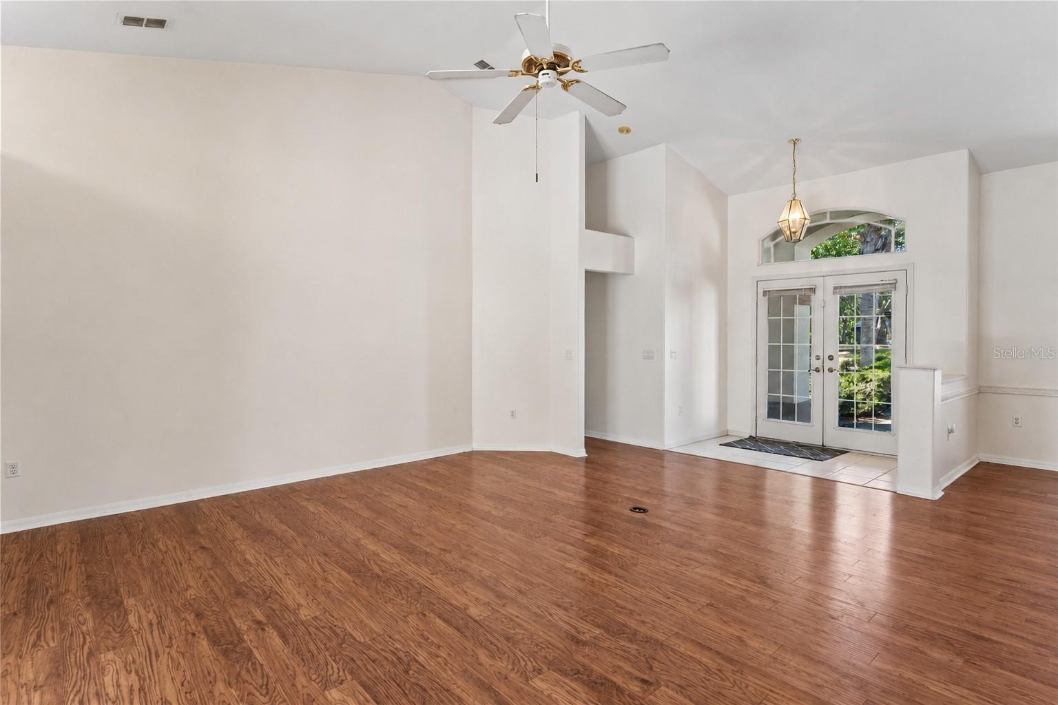 SPRING HILL - Residential