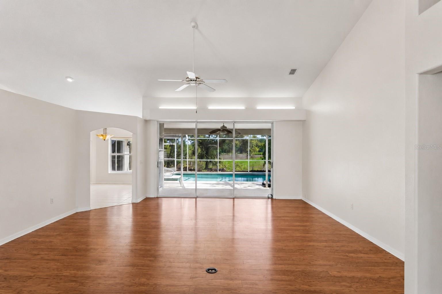 SPRING HILL - Residential