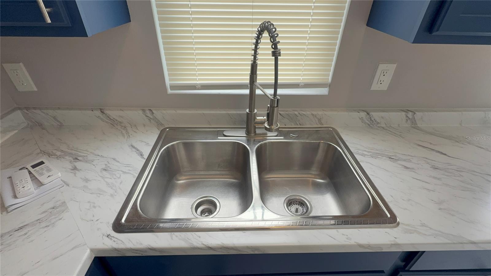 EL PORTAL - Residential Lease