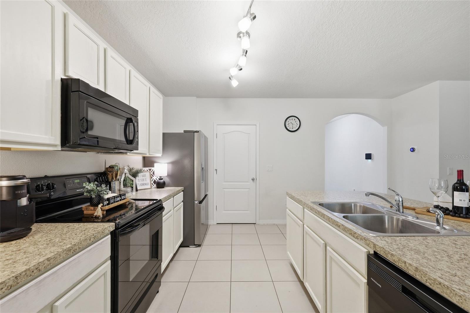 TRAFALGAR VILLAGE PH 3 - Residential