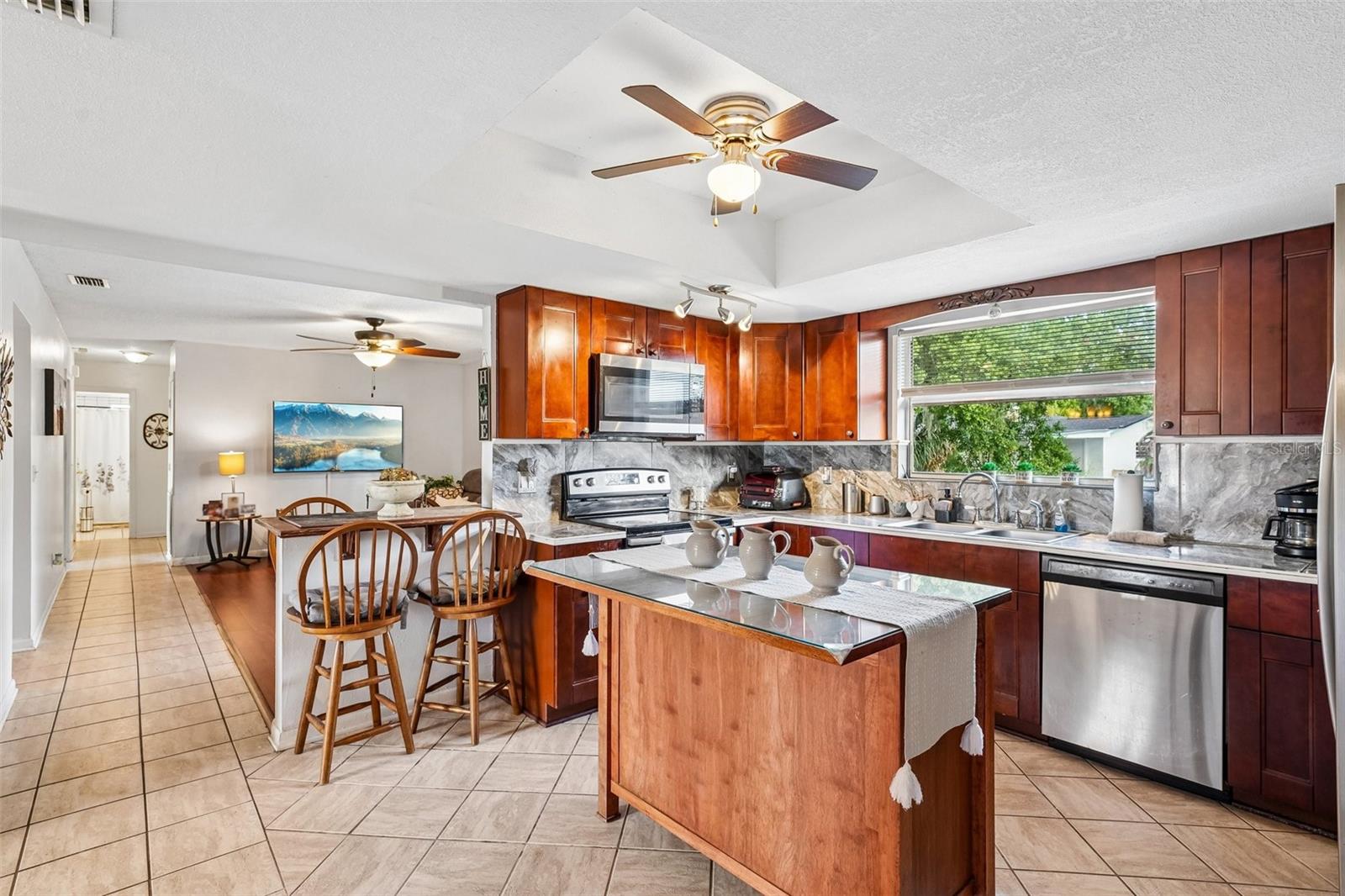LAKE PADGETT ESTATES EAST - Residential