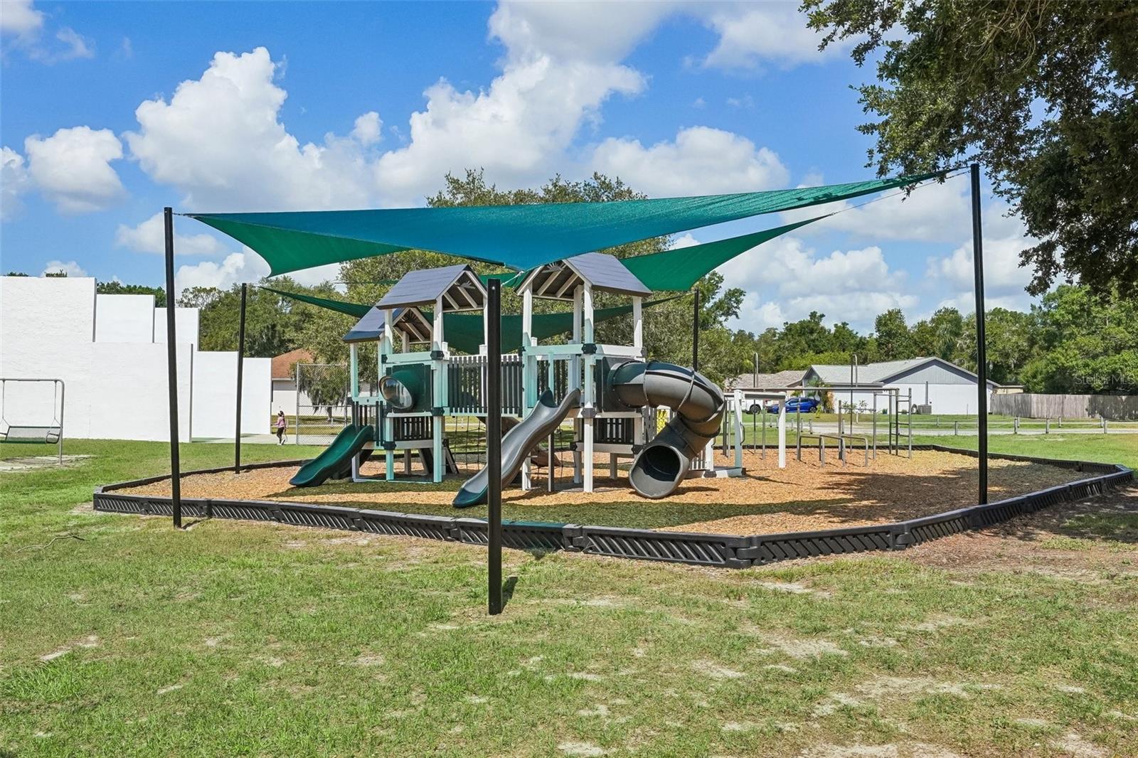 LAKE PADGETT ESTATES EAST - Residential