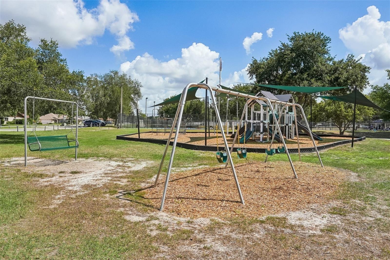 LAKE PADGETT ESTATES EAST - Residential