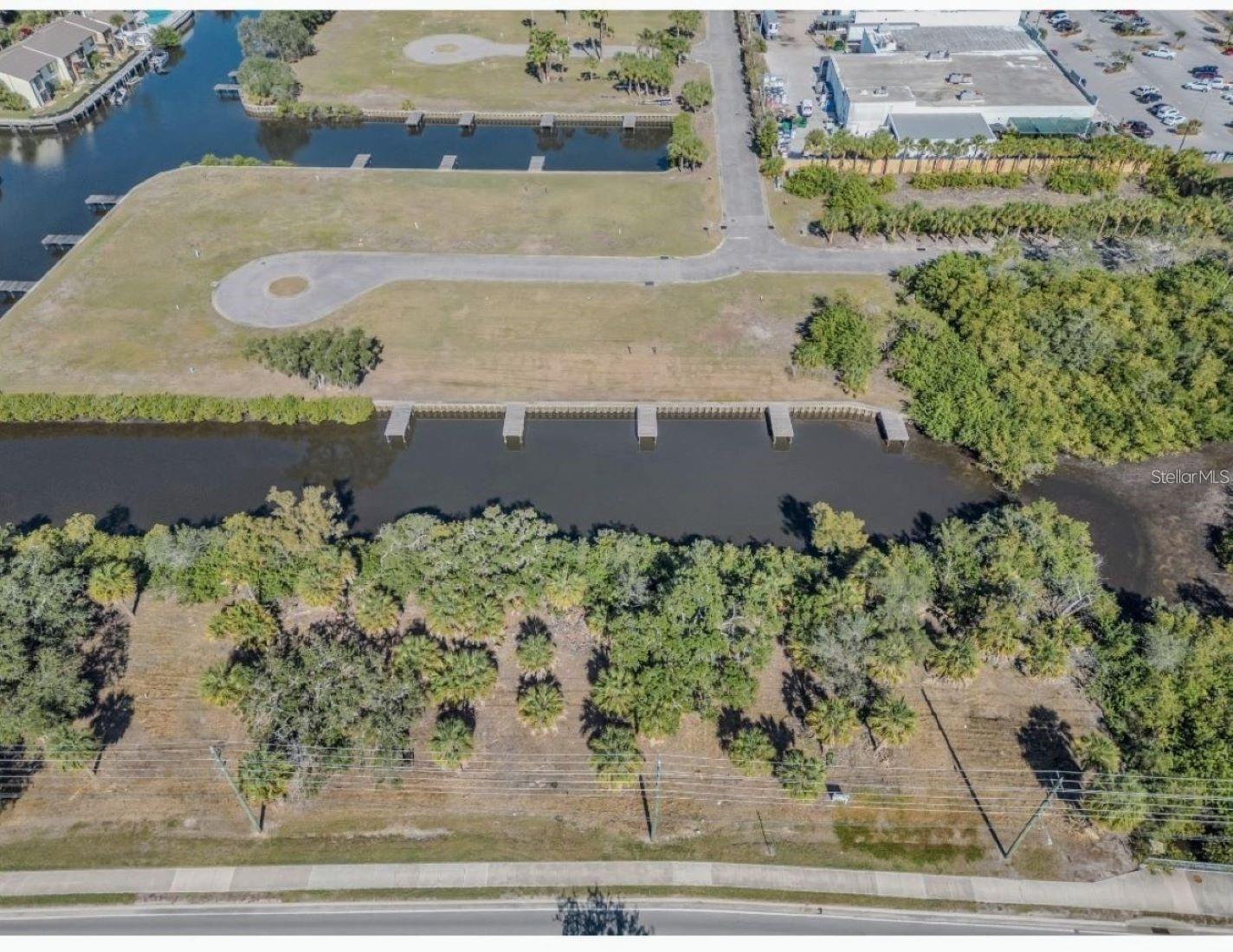 TARPON SPGS ENTERPRISES - Land