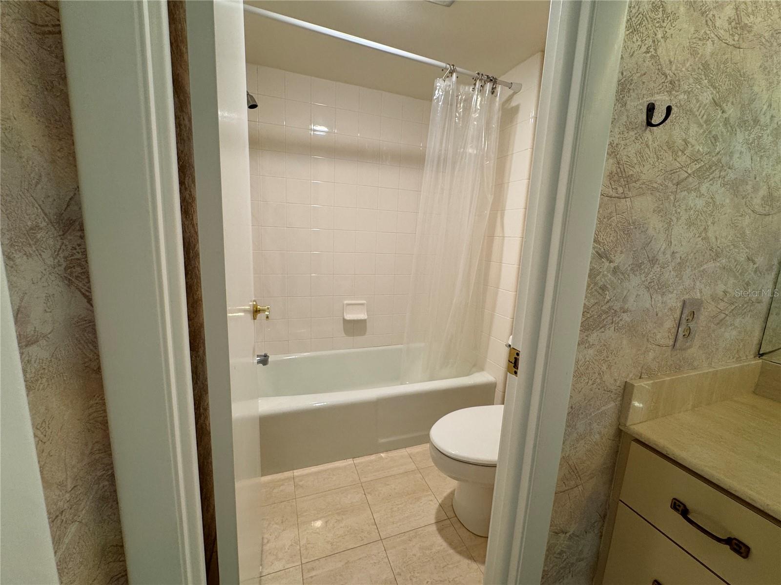 BAYSHORE DIPLOMAT A CONDOMINIUM - Residential Lease