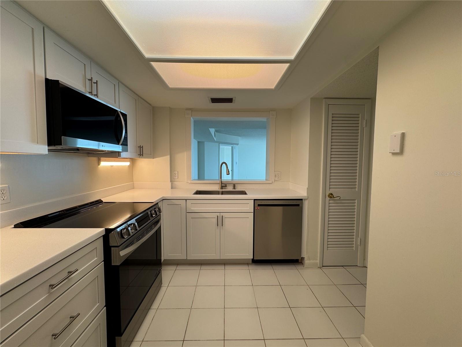 BAYSHORE DIPLOMAT A CONDOMINIUM - Residential Lease