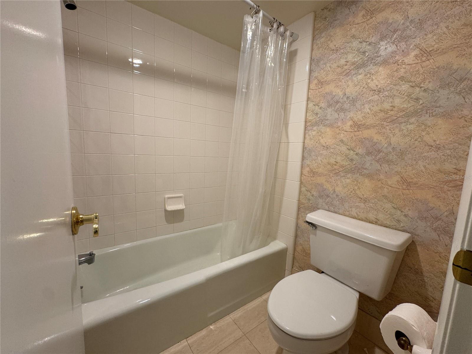 BAYSHORE DIPLOMAT A CONDOMINIUM - Residential Lease