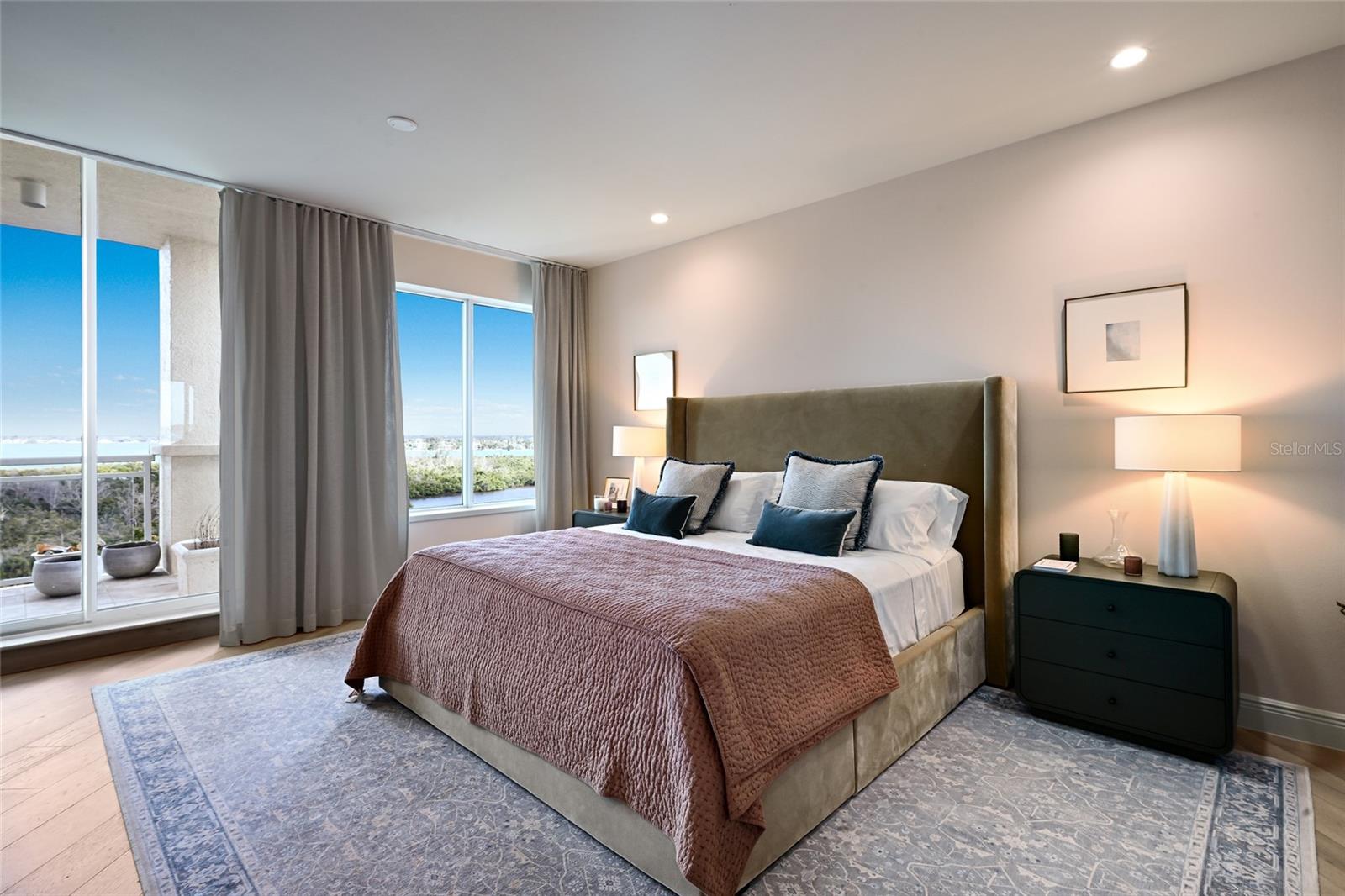 THE BEACH RESIDENCES - Residential