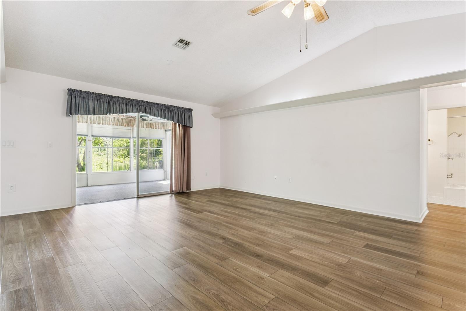 SCOTTISH HIGHLANDS CONDO PH B - Residential