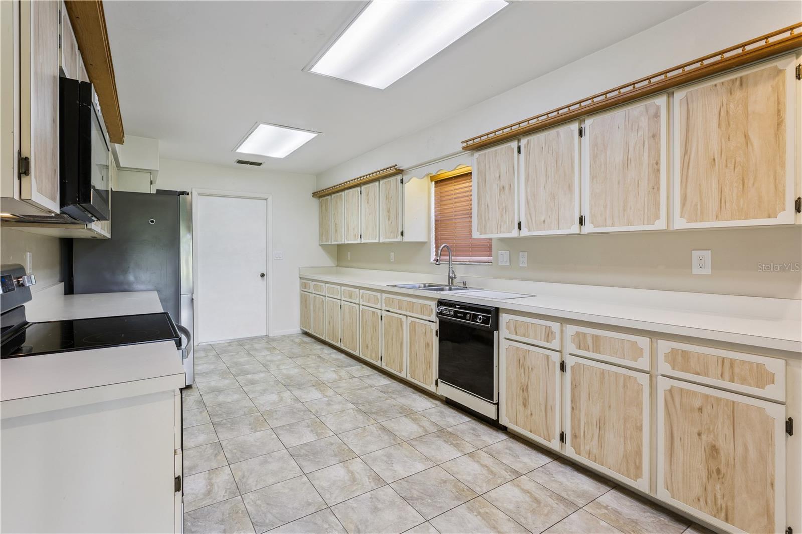 SCOTTISH HIGHLANDS CONDO PH B - Residential