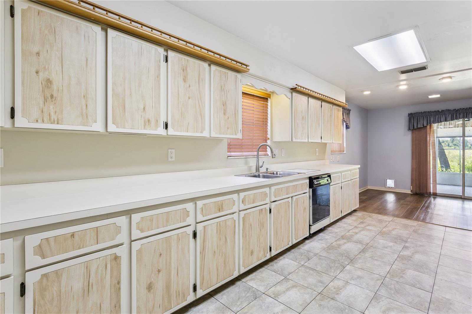 SCOTTISH HIGHLANDS CONDO PH B - Residential