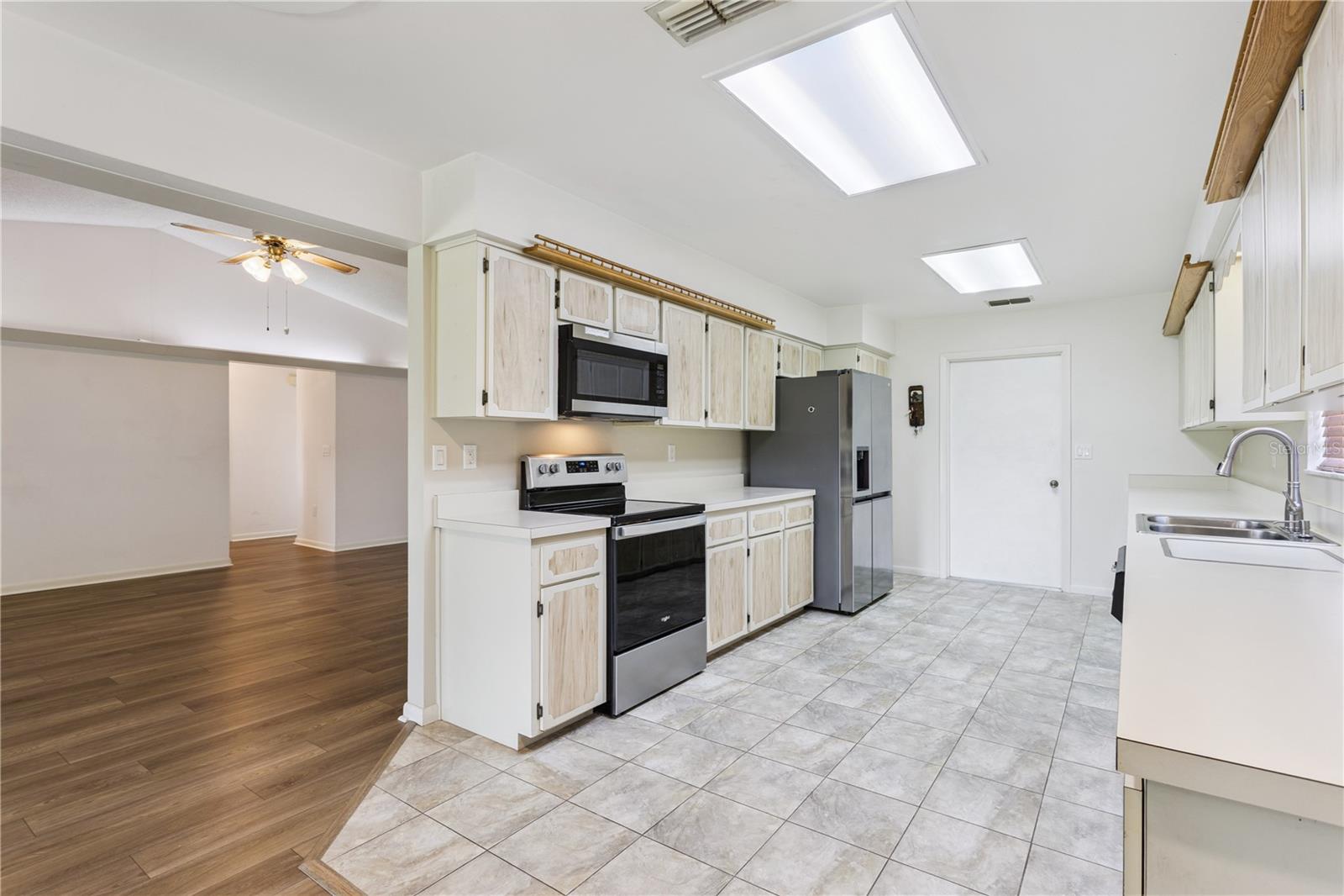 SCOTTISH HIGHLANDS CONDO PH B - Residential