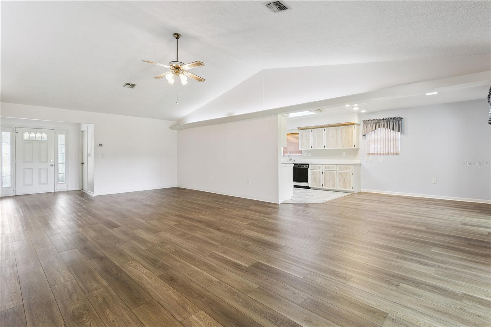 SCOTTISH HIGHLANDS CONDO PH B - Residential