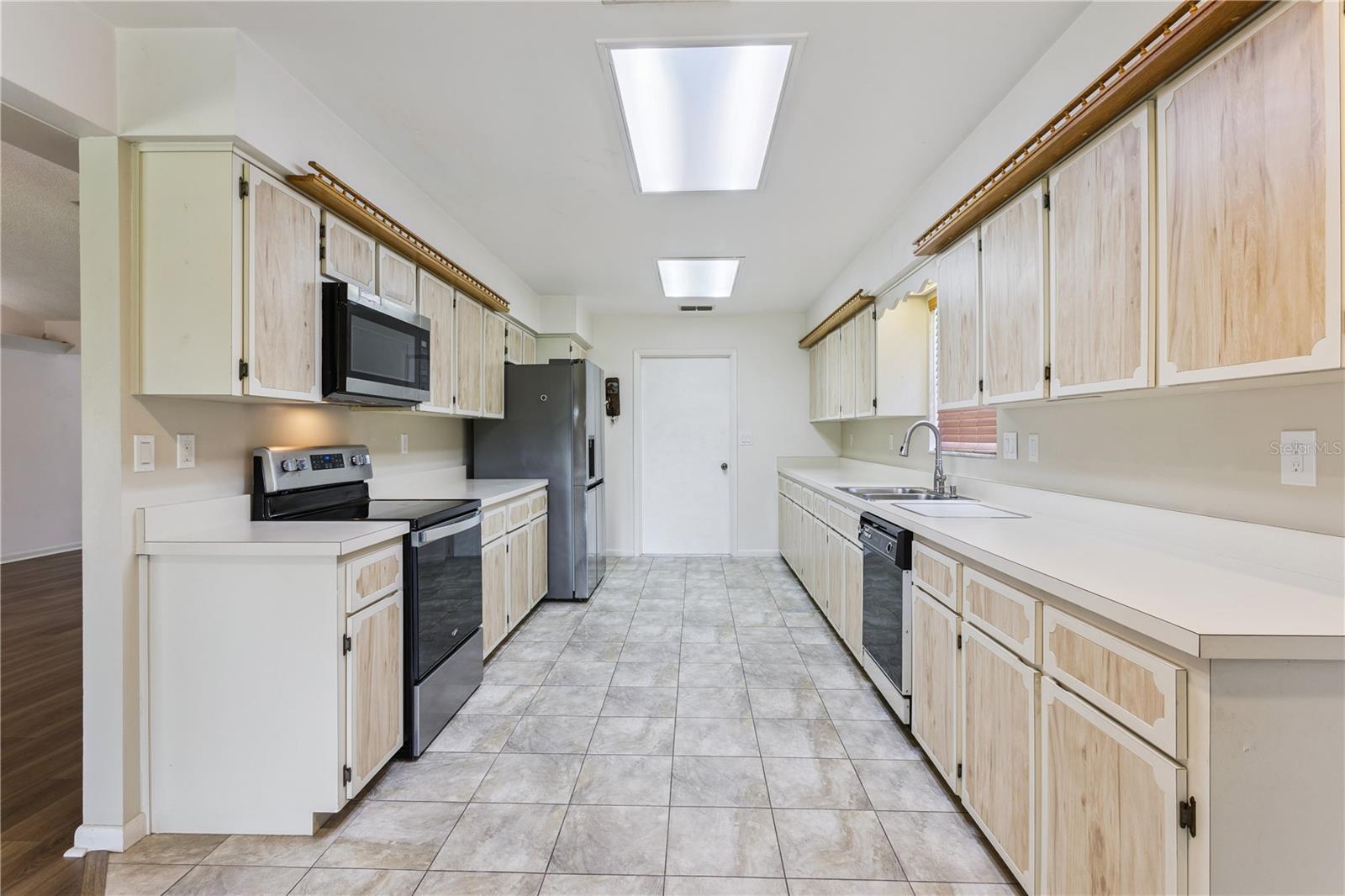 SCOTTISH HIGHLANDS CONDO PH B - Residential