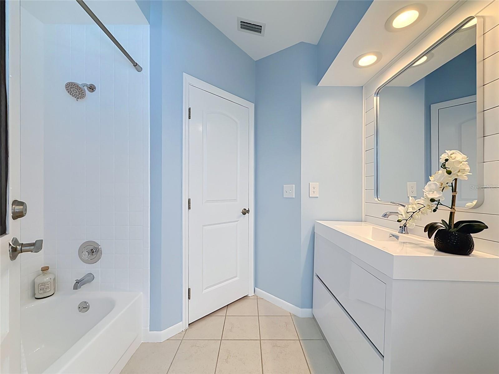 WYNWOODS LANDING - Residential